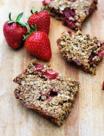 Wish4 Fairtrade Strawberry Flapjacks 60g x24